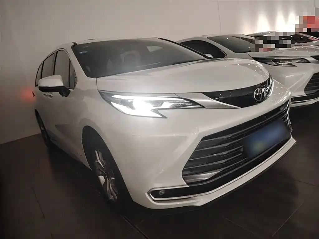 Toyota Sienna 2025 из CN, фото 4