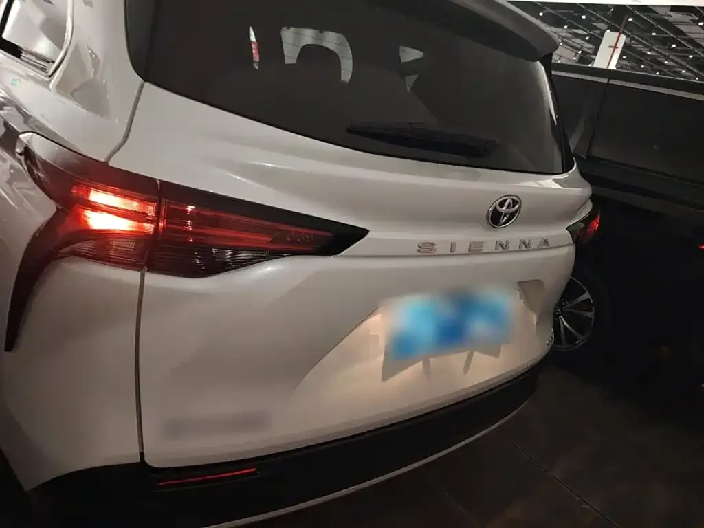 Toyota Sienna 2025 из CN, фото 6
