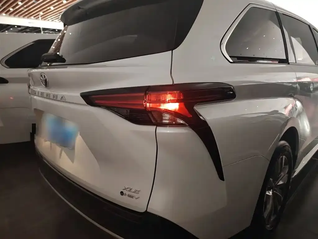 Toyota Sienna 2025 из CN, фото 7