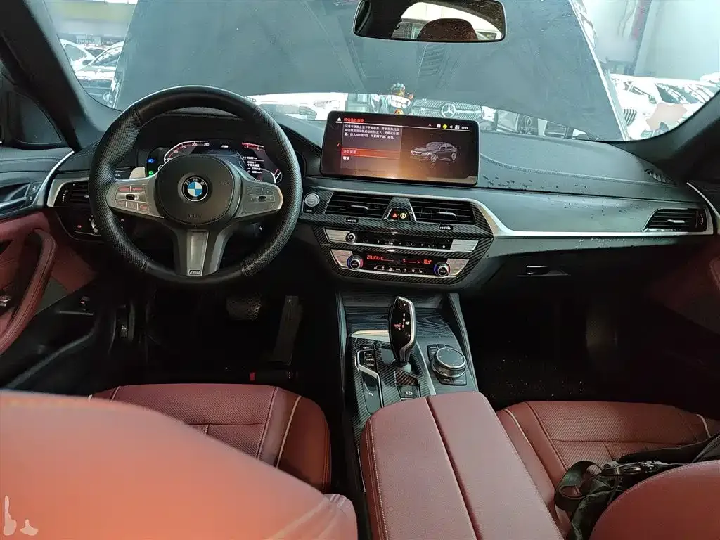 BMW 5 Series — фото 10