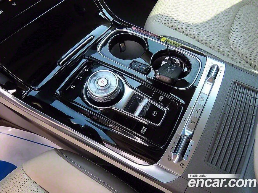 Kia Carnival — фото 9