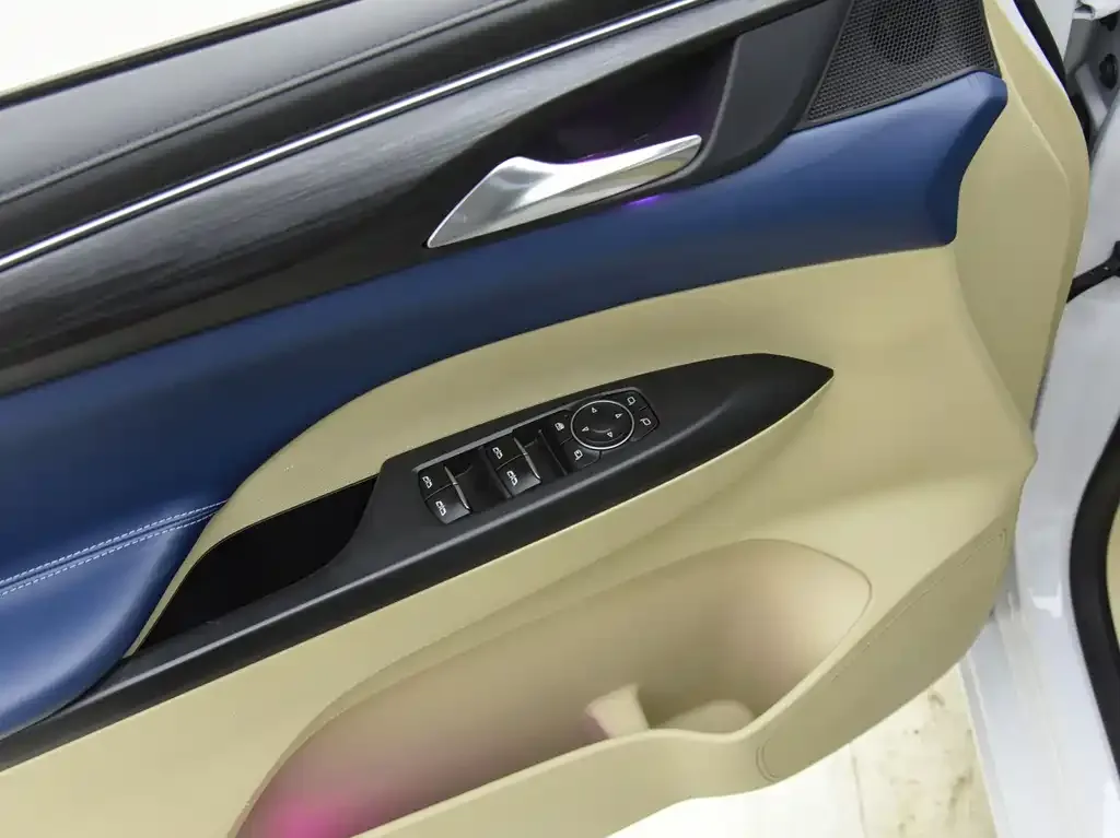 Buick GL8 2021 из CN, фото 9