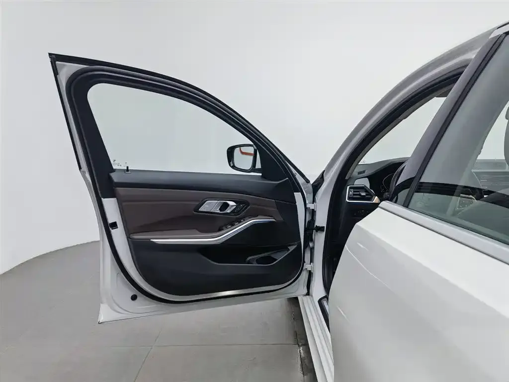 [object Object] 3 Series 2022 из CN, фото 8