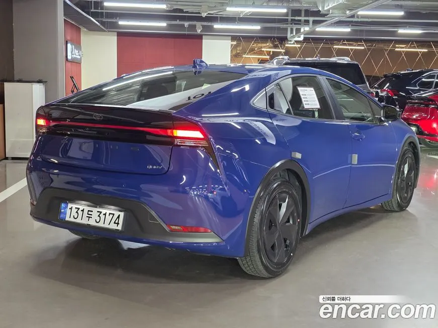 Toyota Prius 2024 из KR, фото 2