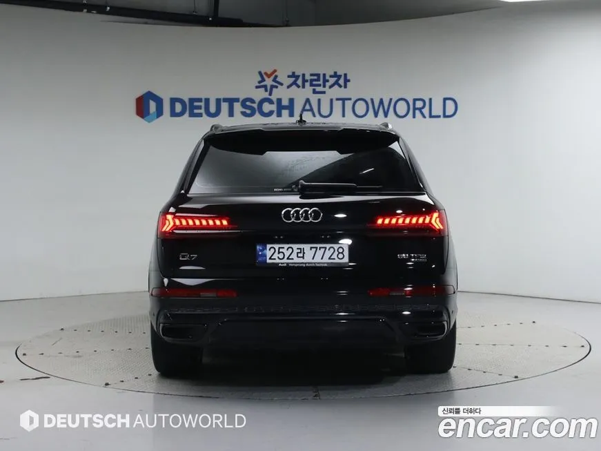 Audi Q7 2023 из KR, фото 4