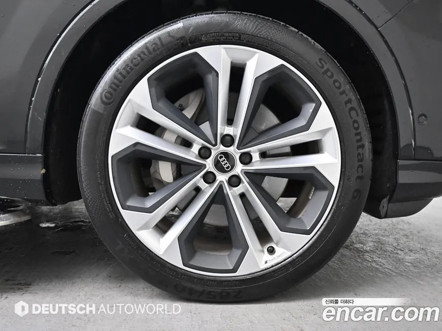 Audi Q7 2023 из KR, фото 5