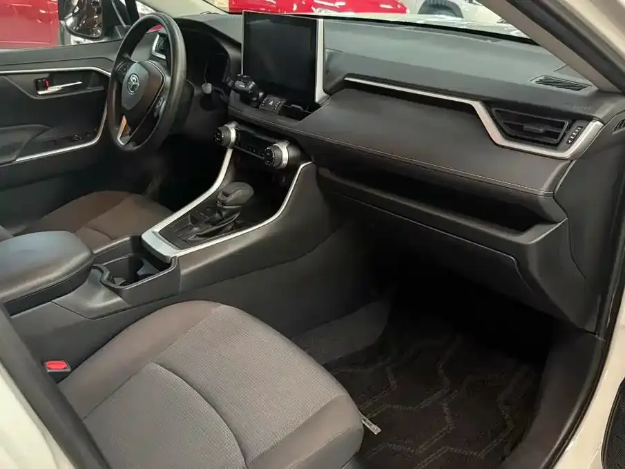 Toyota RAV4 2023 из CN, фото 3