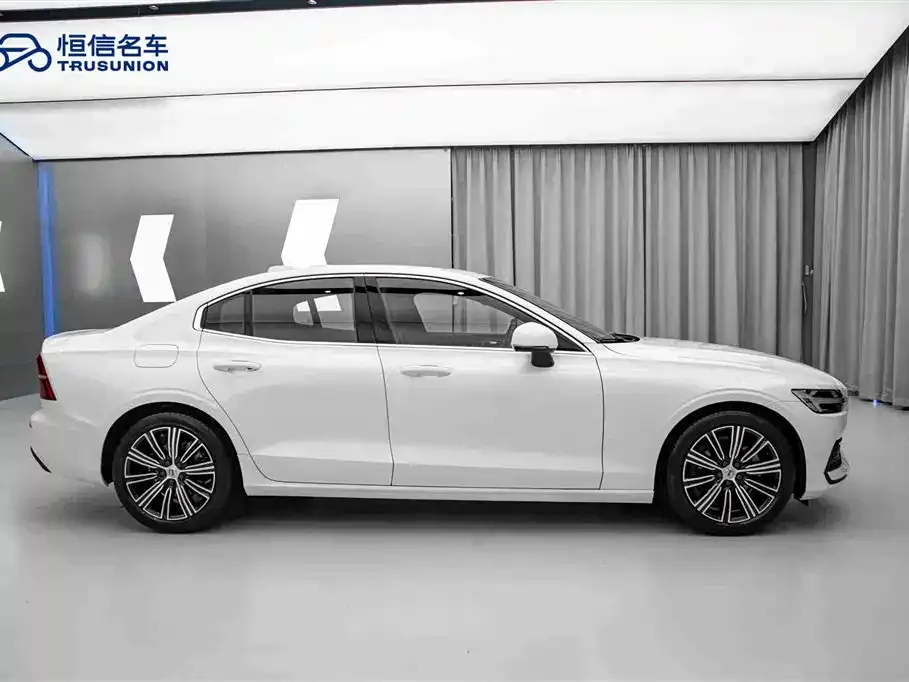 Volvo S60 2022 из CN, фото 4