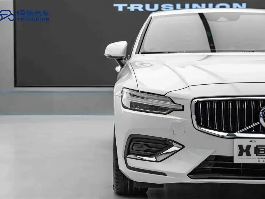 Volvo S60 2022 из CN, фото 8