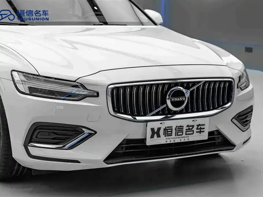 Volvo S60 2022 из CN, фото 9