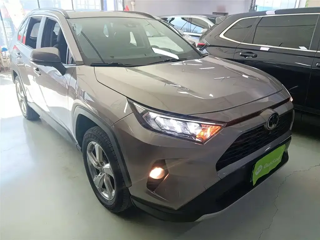 Toyota RAV4 2023 из CN, фото 4