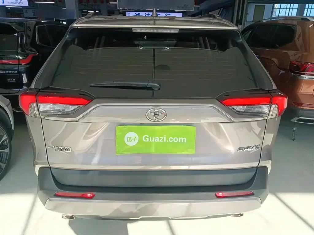 Toyota RAV4 2023 из CN, фото 6