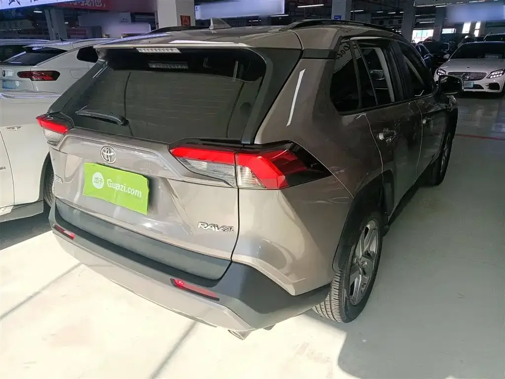 Toyota RAV4 2023 из CN, фото 7