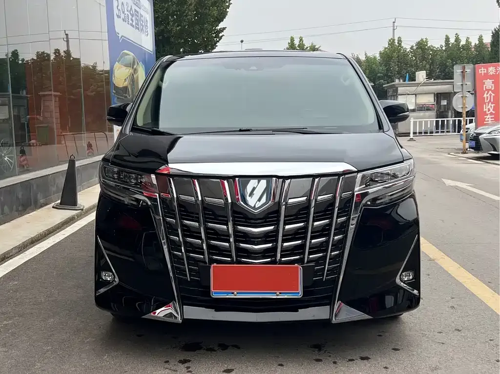 Toyota Alphard 2023 из CN, фото 2