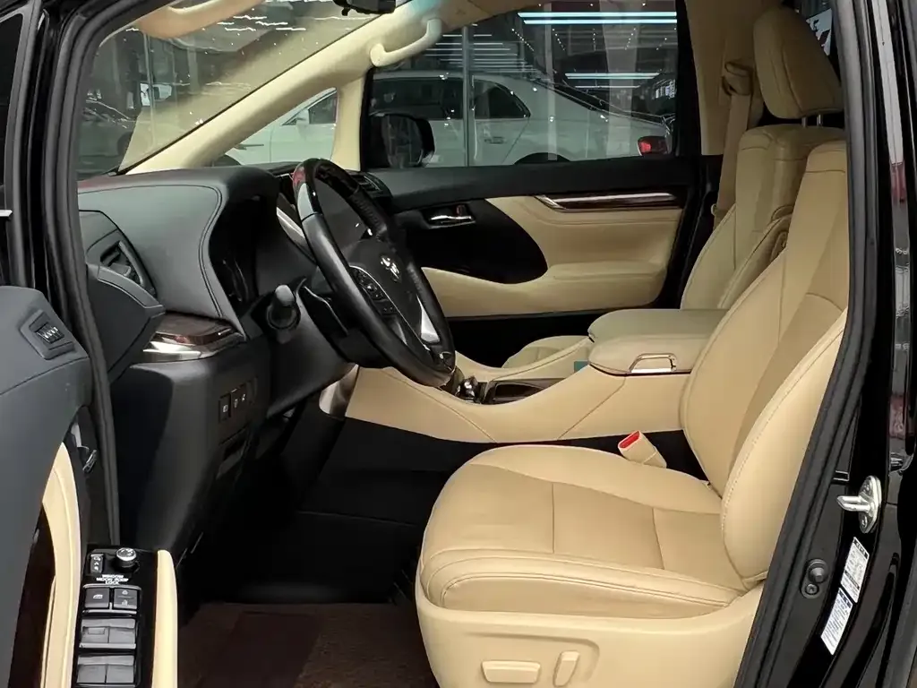 Toyota Alphard 2023 из CN, фото 7