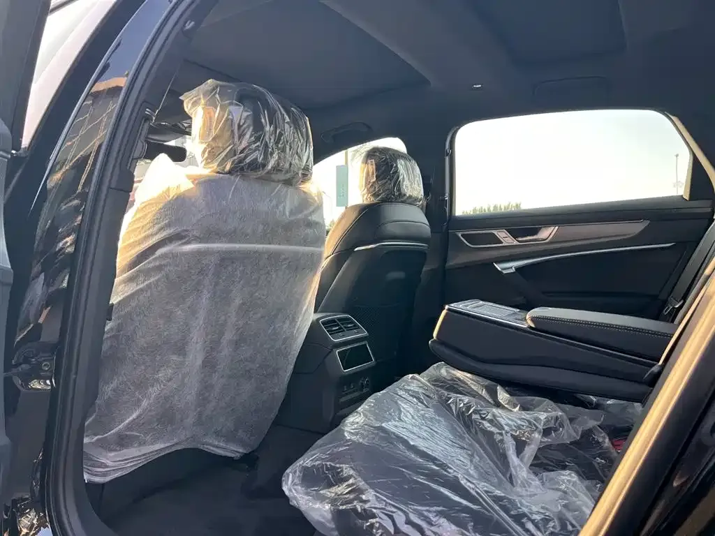 Audi A6L 2025 из CN, фото 4