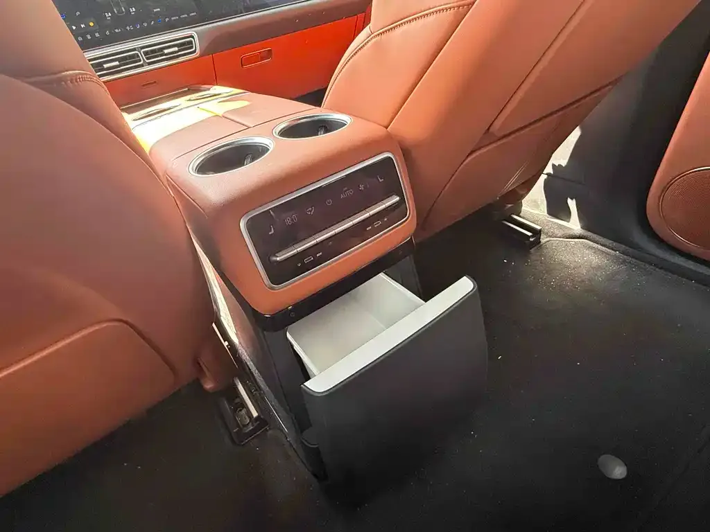 Li Auto L9 2024 из CN, фото 9