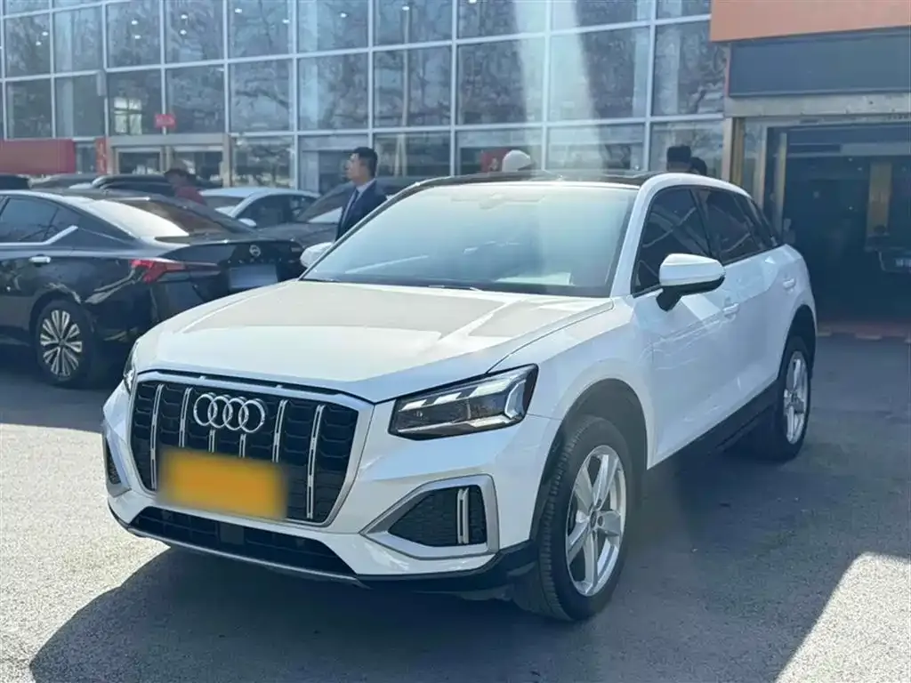 Audi Q2L 2023 из CN, фото 1