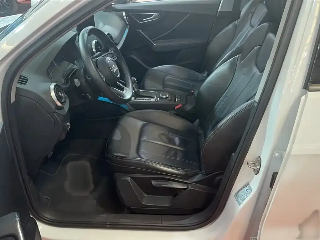 Audi Q2L 2023 из CN, фото 3