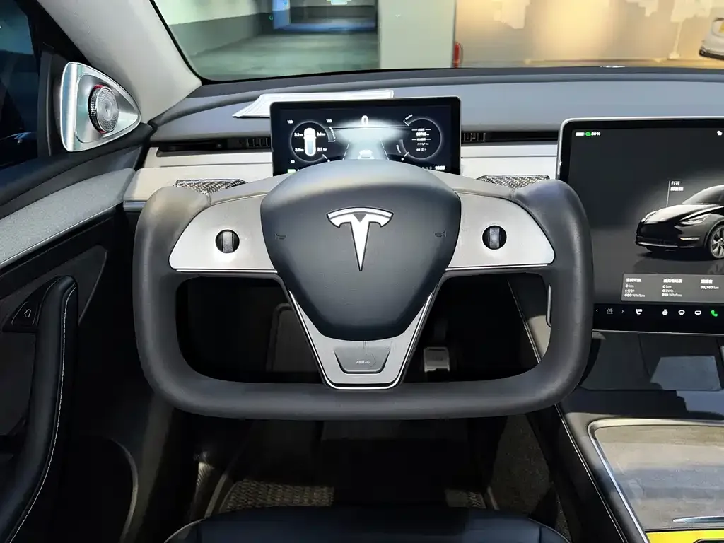 Tesla Model Y — фото 7