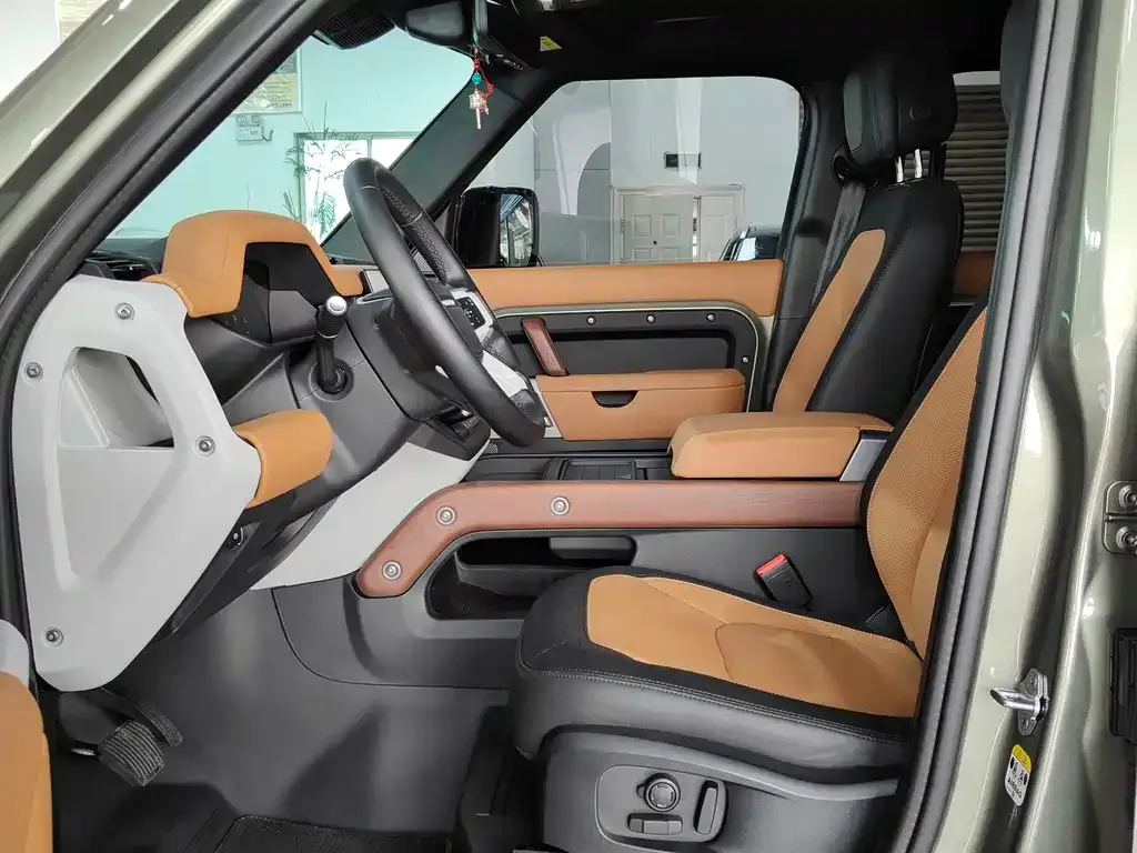 Land Rover Defender 2024 из CN, фото 3