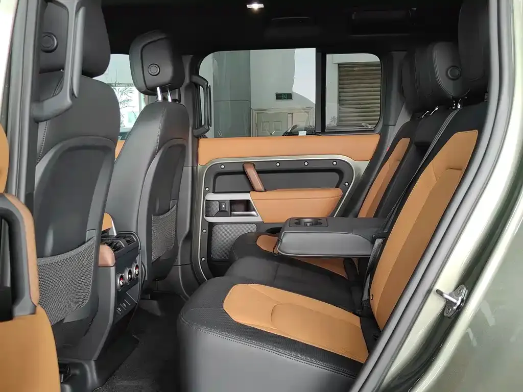 Land Rover Defender 2024 из CN, фото 5