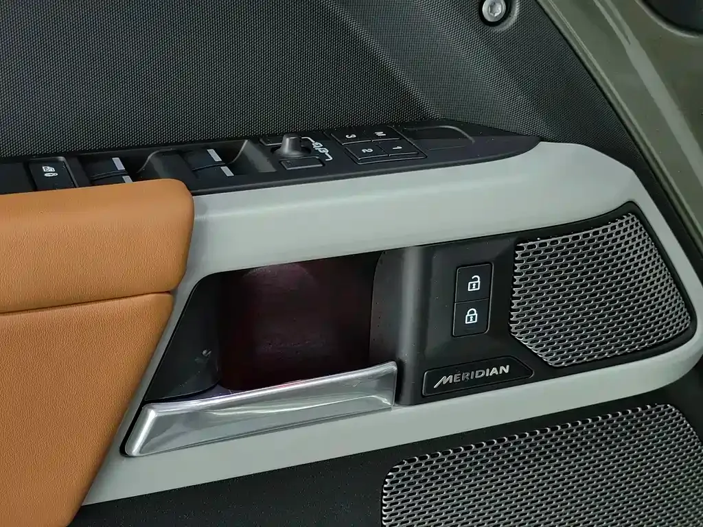 Land Rover Defender 2024 из CN, фото 9