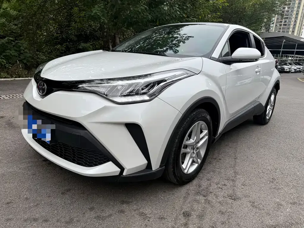 Toyota C-HR — фото 1