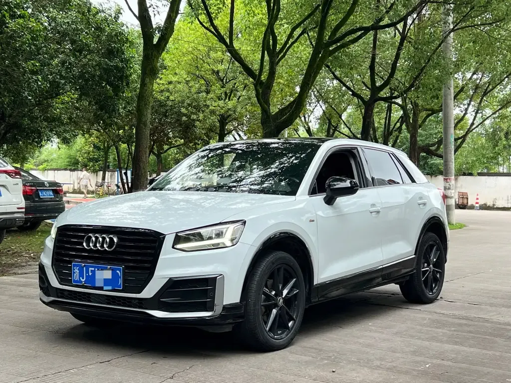 Audi Q2L