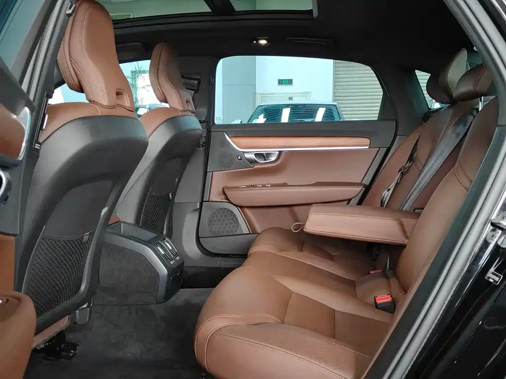 Volvo S90 2023 из CN, фото 4