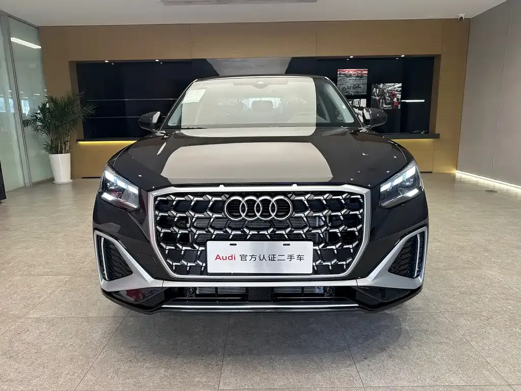Audi Q2L 2025 из CN, фото 3
