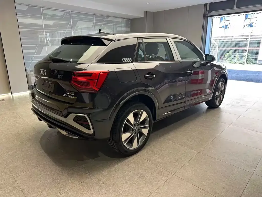 Audi Q2L 2025 из CN, фото 6