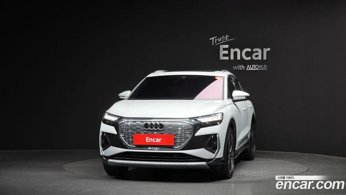 Audi Q4 e-tron — фото 3