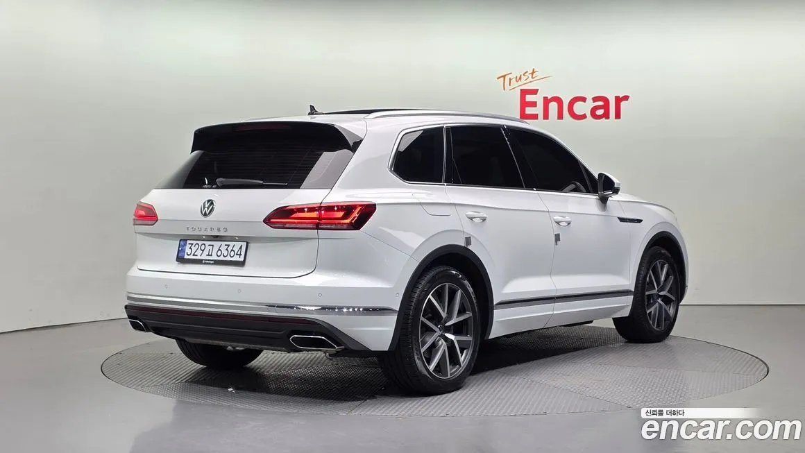 Volkswagen Touareg 2021 из KR, фото 2