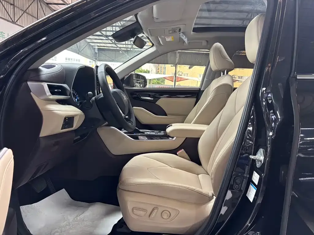 Toyota Highlander 2022 из CN, фото 8