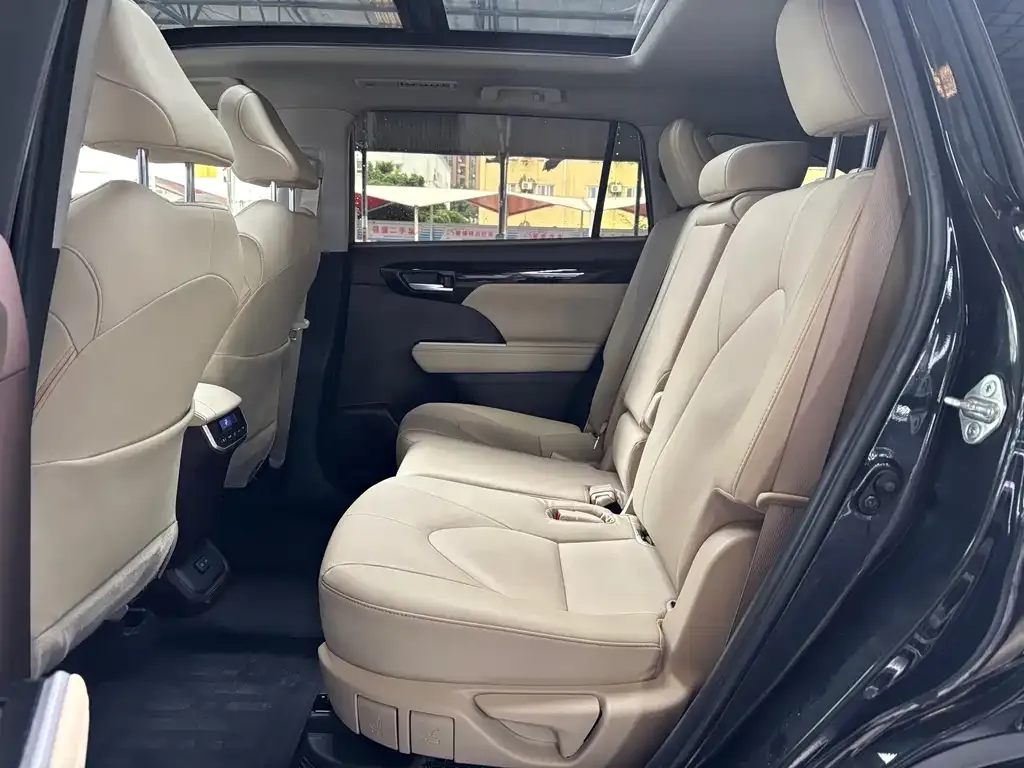 Toyota Highlander 2022 из CN, фото 9