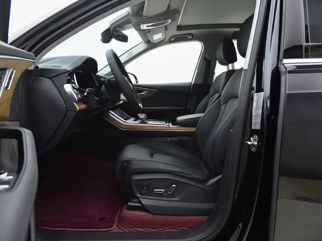 Audi Q7 2021 из CN, фото 8