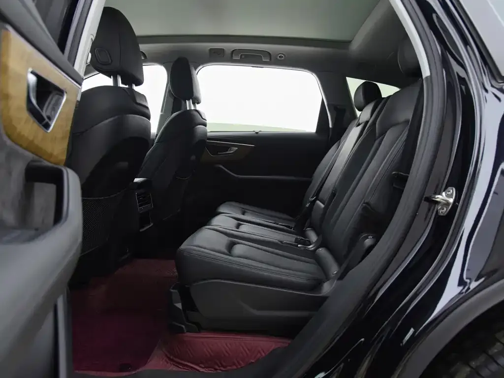 Audi Q7 2021 из CN, фото 9