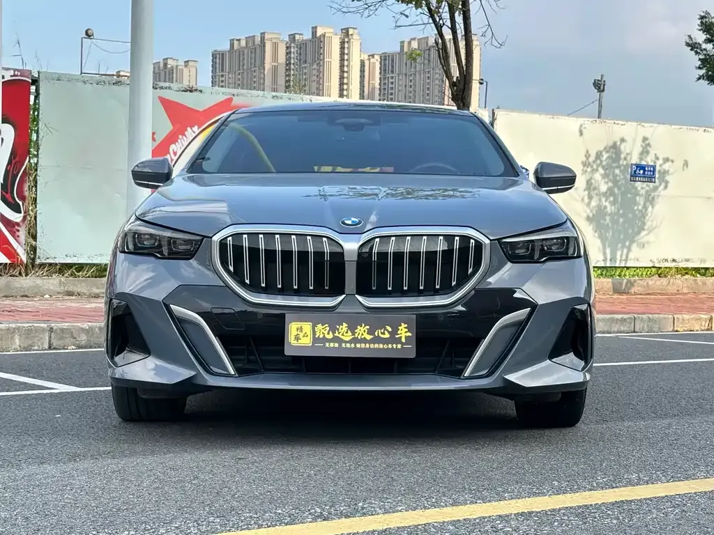 BMW 5 Series — фото 2