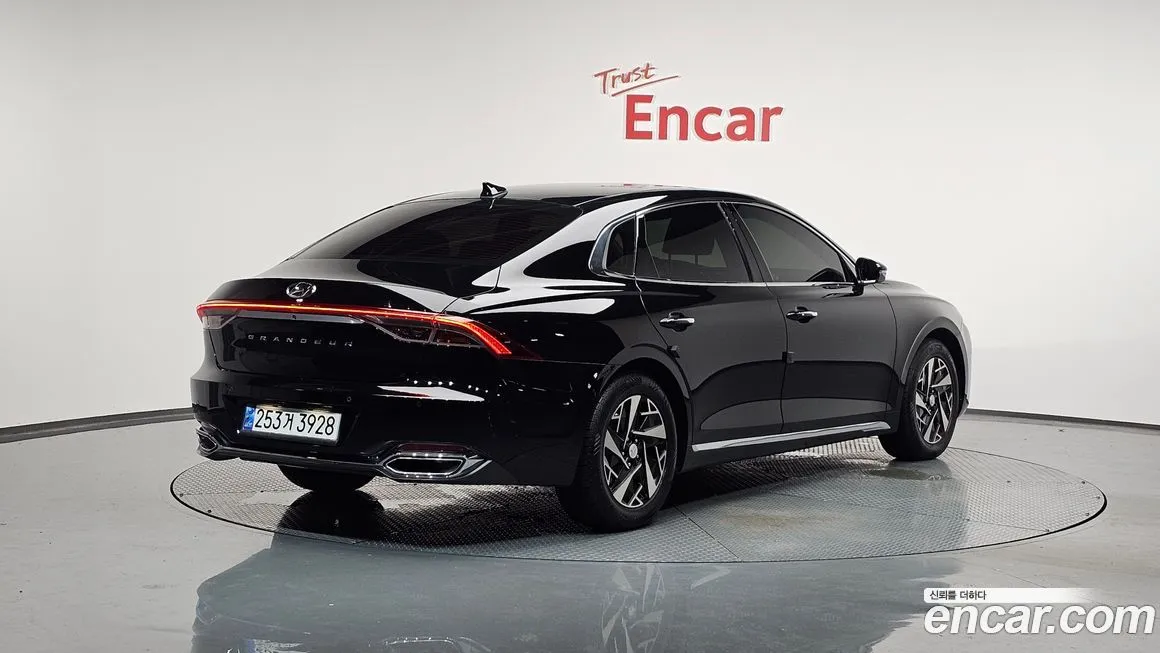 Hyundai Grandeur 2021 из KR, фото 2