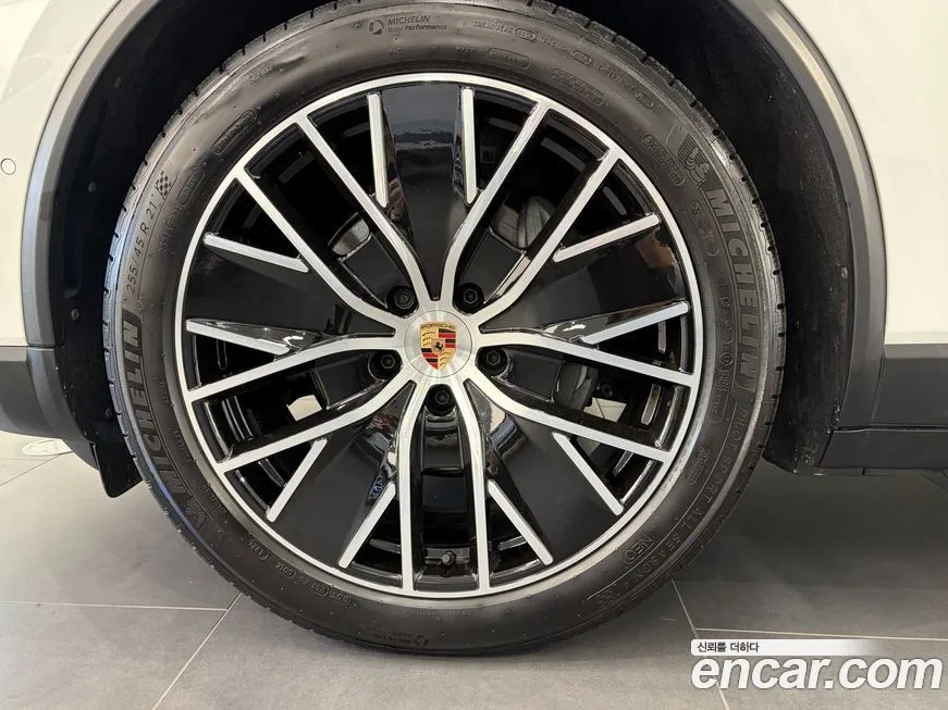 Porsche Macan 2025 из KR, фото 5