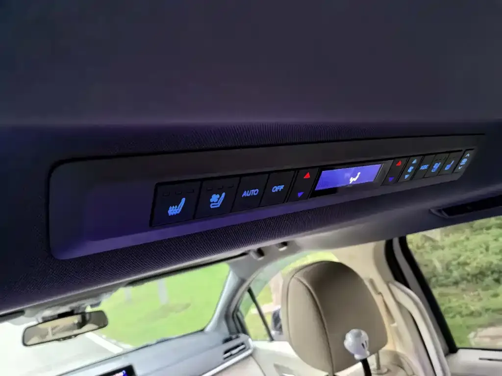 Toyota Sienna 2023 из CN, фото 9