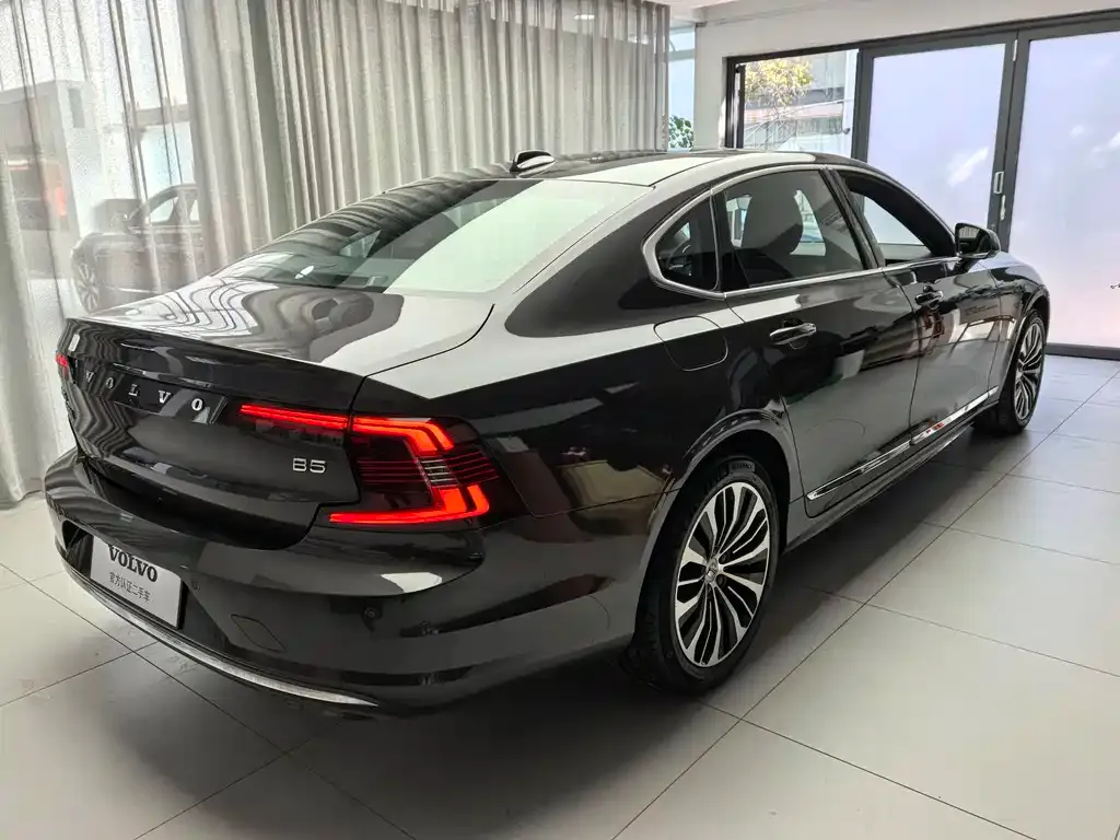 Volvo S90 2025 из CN, фото 8