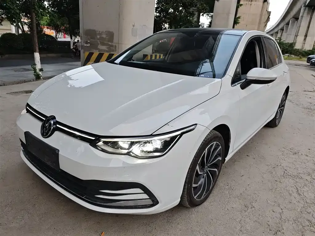 Volkswagen Golf 2023 из CN, фото 1