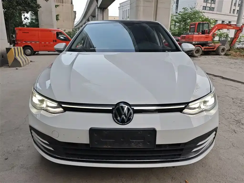 Volkswagen Golf 2023 из CN, фото 3