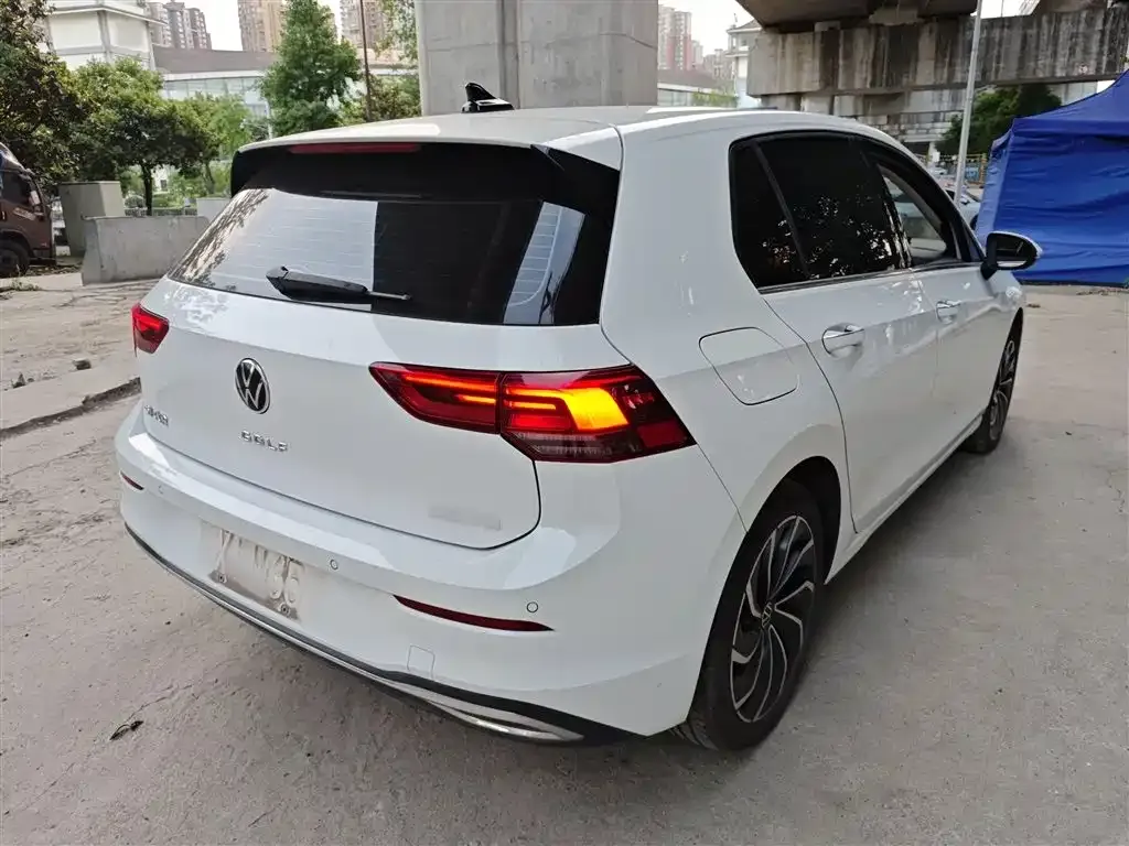 Volkswagen Golf 2023 из CN, фото 7