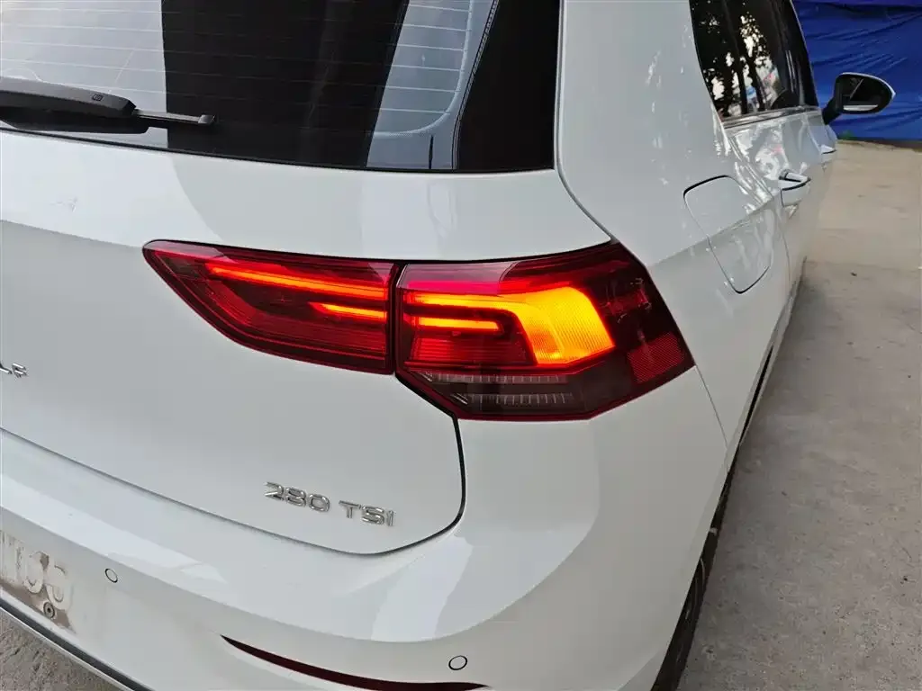 Volkswagen Golf 2023 из CN, фото 8