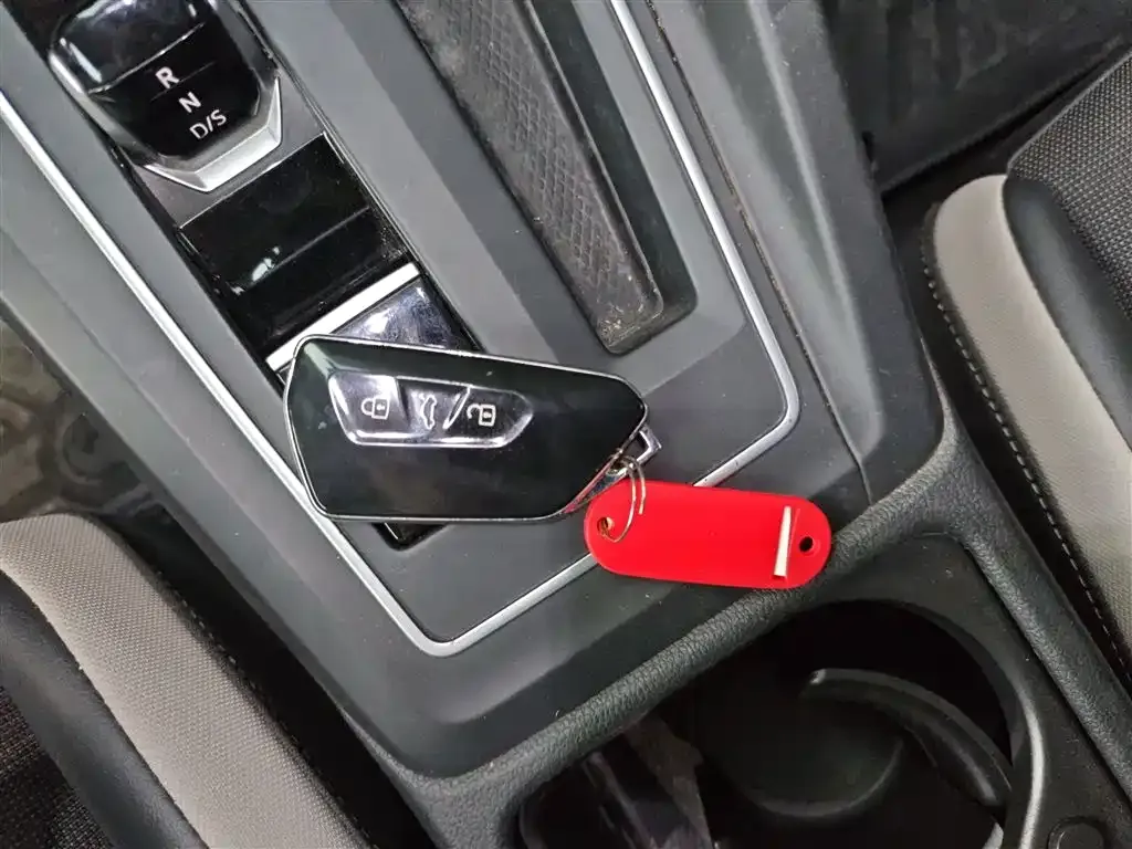 Volkswagen Golf 2023 из CN, фото 9