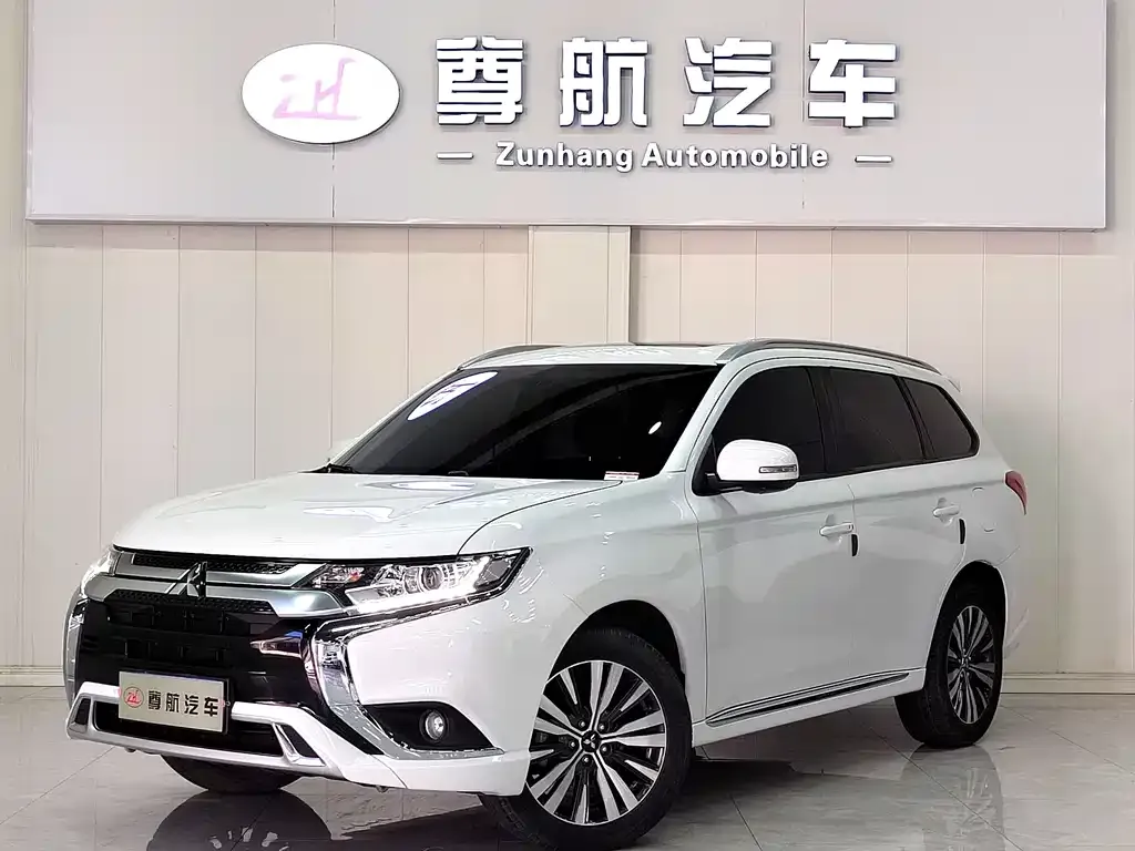 Mitsubishi Outlander 2022 из CN, фото 1