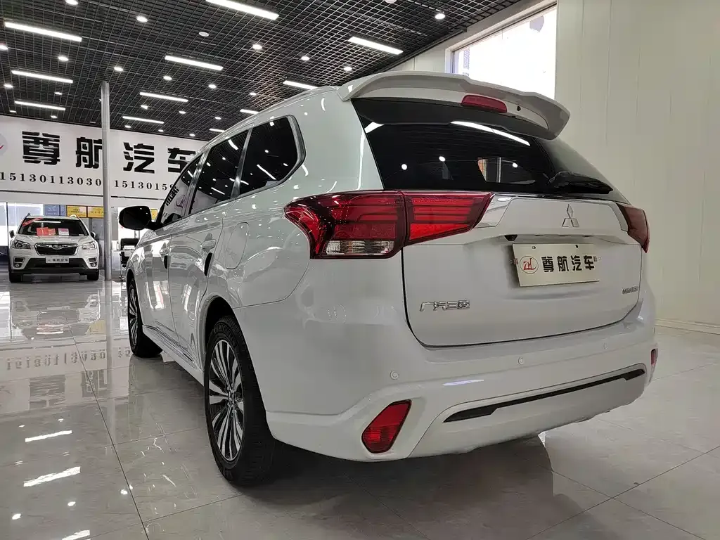 Mitsubishi Outlander 2022 из CN, фото 6
